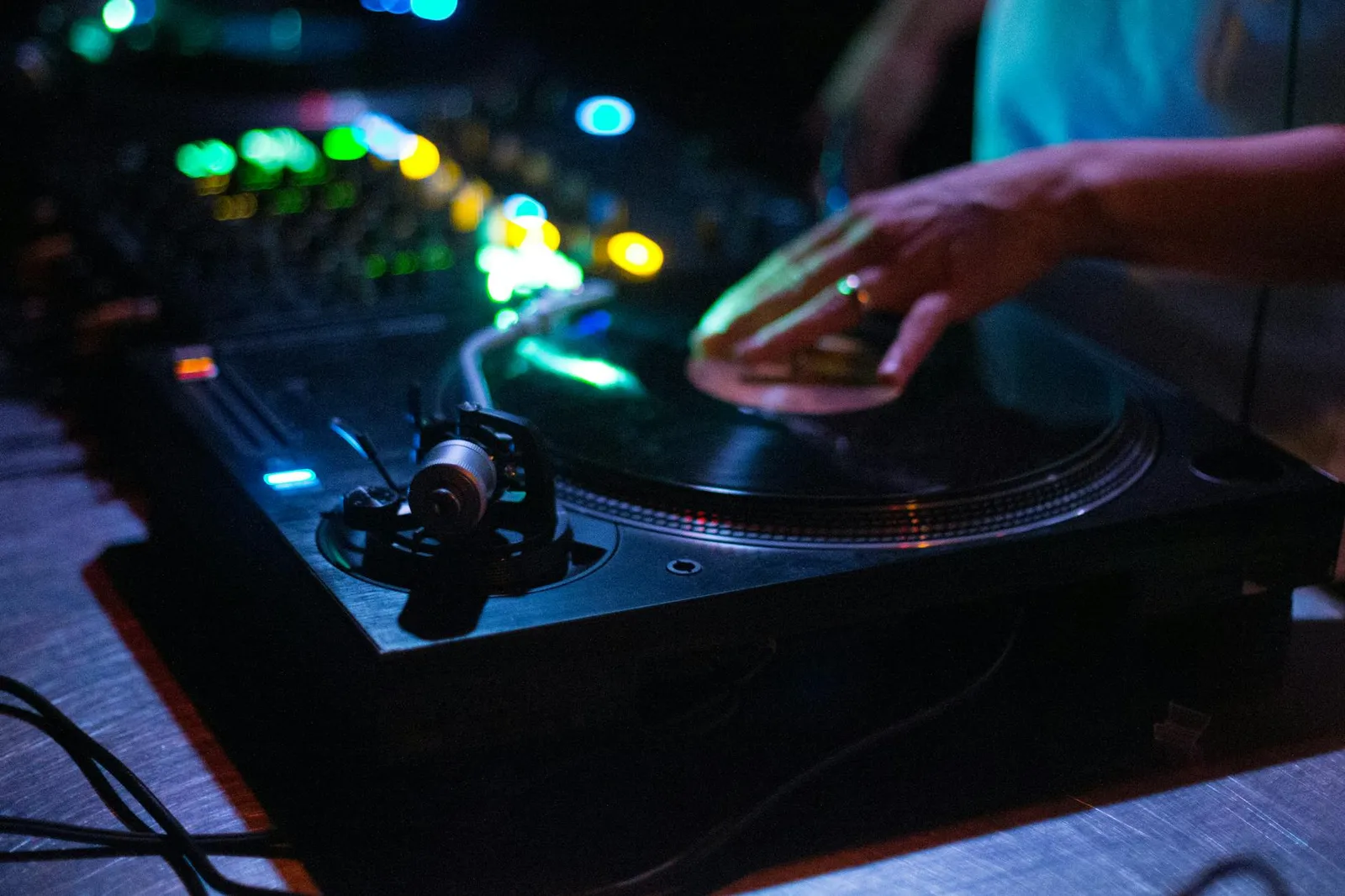 Turntablism Battle : Quand les DJs Transforment le Scratch en Sport de Combat