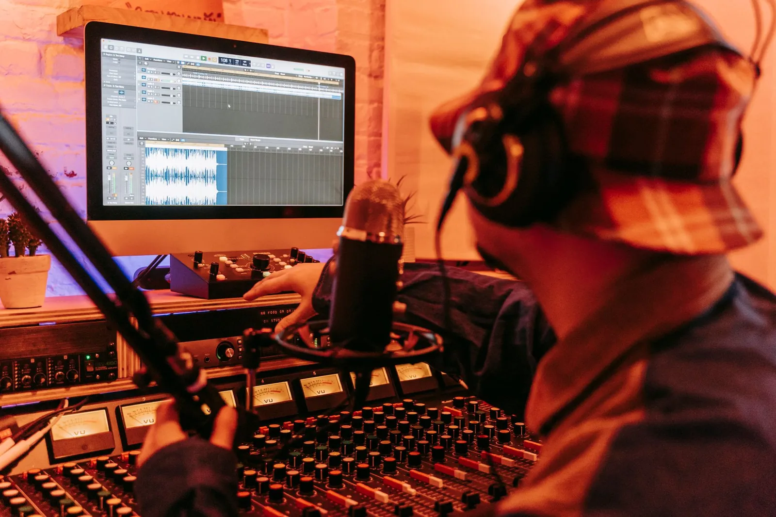 Sampling Vocal : Comment les Beatmakers Francophones Redessinent la Production Instrumentale
