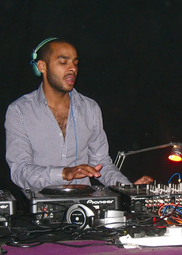 DJ Starlight en direct à Saint-Laurent-les-Tours : quand le turntablism gagne les ondes régionales