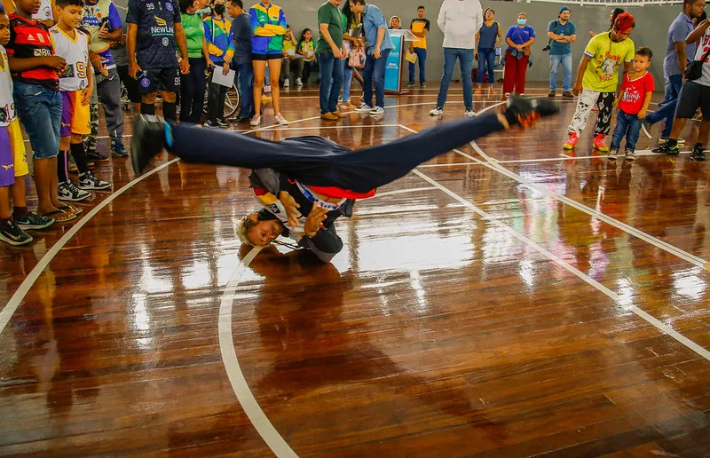 01.02.2023 Breakdance in Macapá.jpg — Photo : Márcio Pinheiro/Secom GEA (CC BY 3.0) via Wikimedia