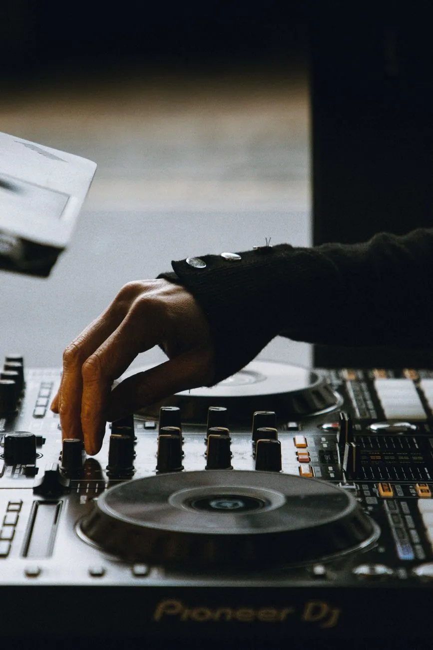 Rane System One : le contrôleur qui redéfinit le rapport entre platines vinyles et technologie moderne