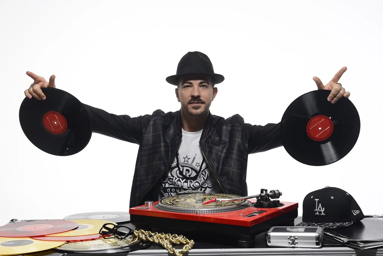 Jeff Mills au LGT Festival : quand le turntablism électronique rencontre le rayonnement hip-hop français