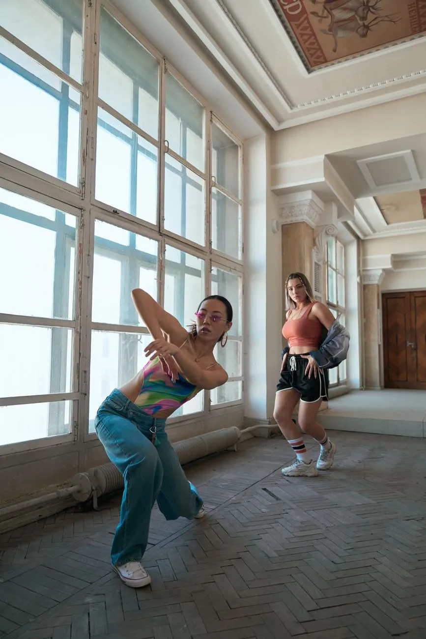 Popping et Locking : quand l'isolation corporelle devient art martial urbain