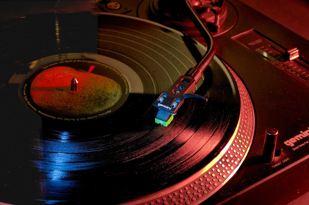 Scratch Turntable : L'Art du Son Décortiqué à la Loupe